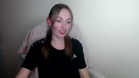 Snapshot of liasais_ chatting on 05/05/26, 12:13 Lia online show from 05/05/26, 12:13