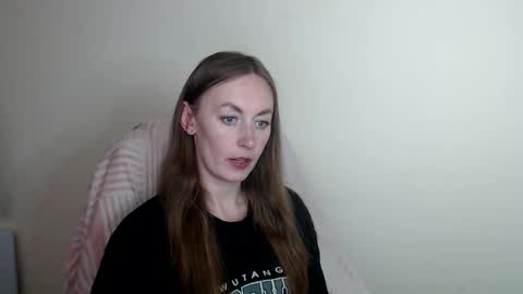 Snapshot of liasais_ chatting on 05/11/26, 12:00 Lia online show from 05/11/26, 12:00