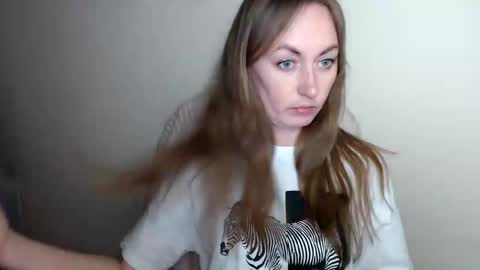 Snapshot of liasais_ chatting on 05/29/26, 12:47 Lia online show from 05/29/26, 12:47