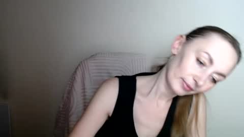Snapshot of liasais_ chatting on 06/24/26, 12:04 Lia online show from 06/24/26, 12:04