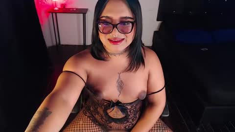 Snapshot of liascarlett chatting on 12/23/24, 08:03 LiaScarlett online show from 12/23/24, 08:03