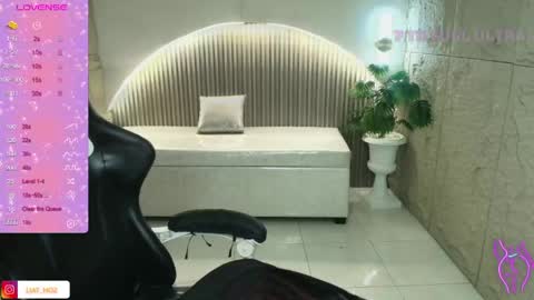 Snapshot of liat_hoz chatting on 05/22/26, 01:06 Dani online show from 05/22/26, 01:06