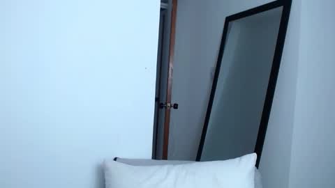 LIA TAYLOR  online show from 02/20/25, 11:54