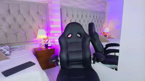 Lia  online show from 02/10/26, 07:40