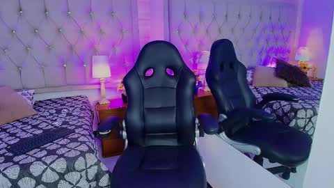 Lia  online show from 03/09/26, 07:51