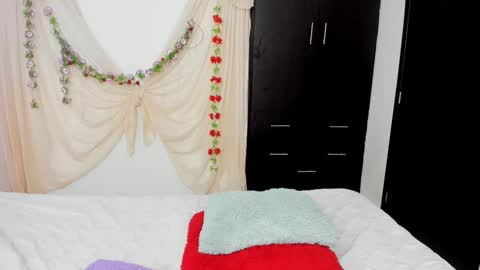 Lia online show from 02/14/25, 02:54