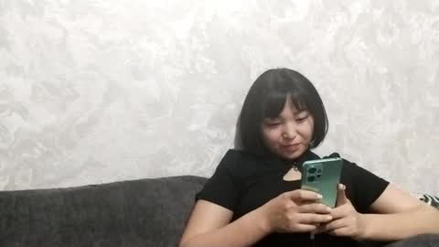 Snapshot of libbiepostlethwaite chatting on 05/28/26, 05:32 Molly online show from 05/28/26, 05:32