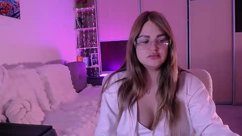 libra_mia online show from 09/23/25, 04:15