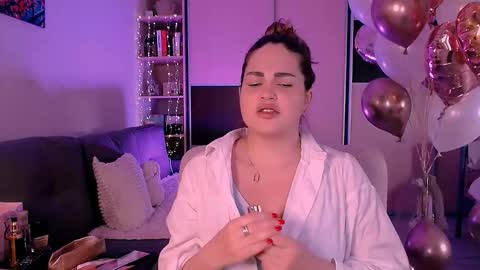 libra_mia online show from 10/08/25, 04:21