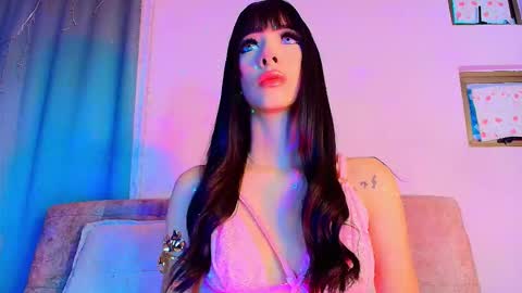 Valentina Hall online show from 01/11/26, 11:37