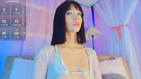 Valentina Hall online show from 04/05/26, 11:40