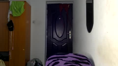 Snapshot of lick_my_pussyyy226651 chatting on 02/12/25, 07:35 caira online show from 02/12/25, 07:35