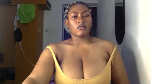 Snapshot of lick_my_pussyyy226651 chatting on 02/14/25, 12:51 caira online show from 02/14/25, 12:51