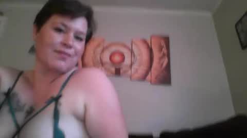 life_as_lindz online show from 10/19/25, 05:35