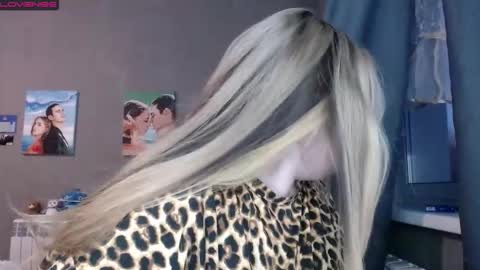 light_lunaa online show from 09/16/25, 01:01