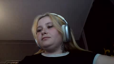 light_lunaa online show from 07/15/26, 04:34