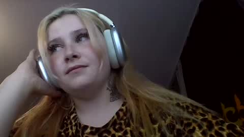 light_lunaa online show from 07/16/26, 04:35