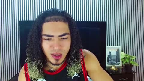 Lihan online show from 09/28/25, 12:32