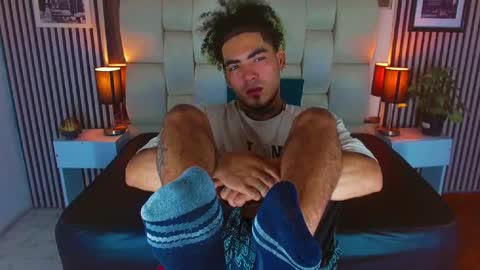 Lihan online show from 11/21/25, 01:54