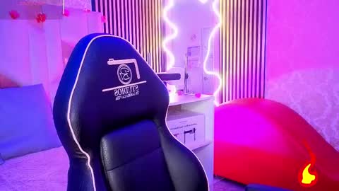 LIHIAN online show from 04/22/26, 12:28