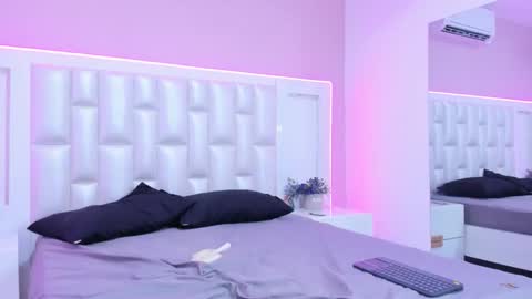 Lia  online show from 04/18/26, 07:58