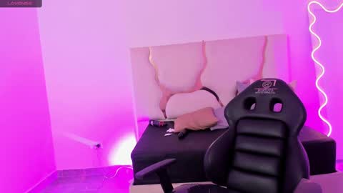 LIAH  online show from 03/01/25, 01:43