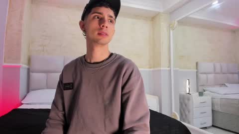 L I I A M online show from 02/04/25, 04:15