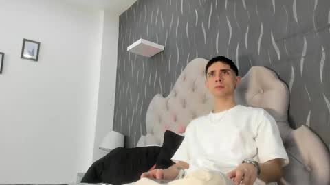 L I I A M online show from 02/11/25, 04:33