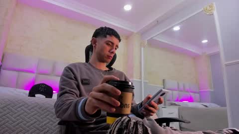 L I I A M online show from 02/12/25, 04:23