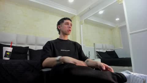 L I I A M online show from 02/16/25, 04:09