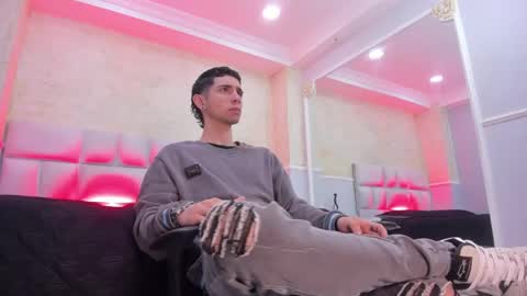 L I I A M online show from 02/18/25, 04:15