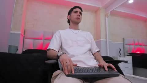 L I I A M online show from 02/20/25, 11:09