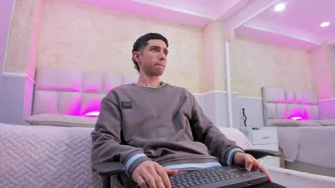 L I I A M online show from 03/01/25, 04:37