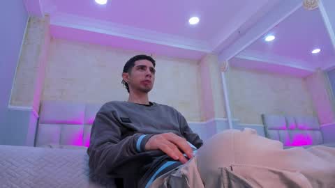 L I I A M online show from 03/02/25, 05:01