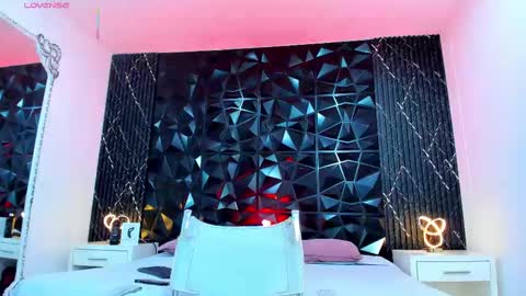 L I I A M online show from 09/17/25, 05:47