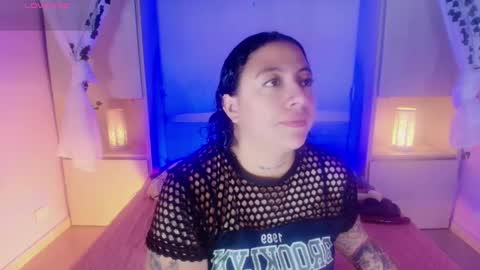         online show from 09/17/25, 11:45