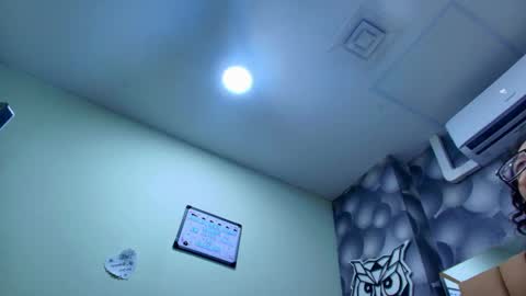 Snapshot of liil_miia chatting on 05/19/26, 07:09 Miia online show from 05/19/26, 07:09
