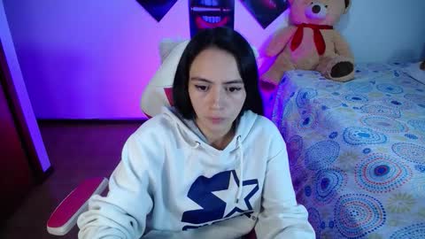 Liika  online show from 11/15/25, 03:37