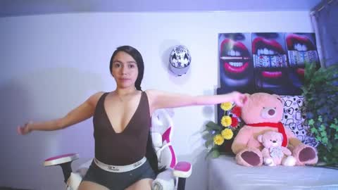 Snapshot of lika_little3 chatting on 06/07/26, 12:15 Liika online show from 06/07/26, 12:15