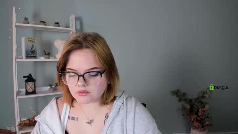 lika_pop online show from 11/15/25, 09:50