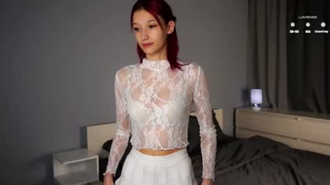 Emi online show from 11/26/25, 11:44