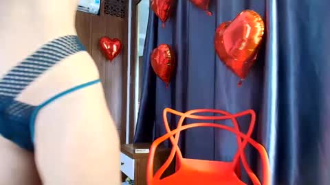 Mia                   Onlyfans link -  online show from 02/23/25, 04:50