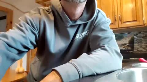 Snapshot of likedoingit69 chatting on 10/26/25, 04:02 St pierre online show from 10/26/25, 04:02