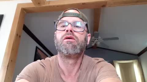 Snapshot of likedoingit69 chatting on 05/05/26, 04:48 St pierre online show from 05/05/26, 04:48