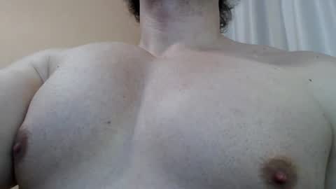 Snapshot of likwidator84 chatting on 07/11/26, 02:47 Maximus online show from 07/11/26, 02:47
