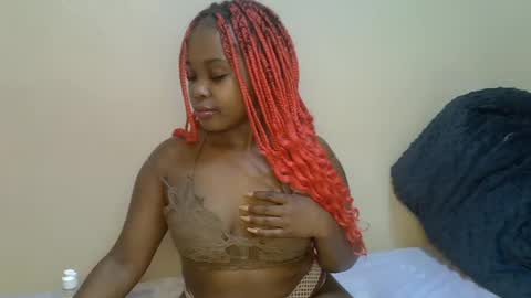 Snapshot of lil__cupcake chatting on 07/17/26, 05:29 lil__cupcake online show from 07/17/26, 05:29