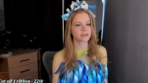 Snapshot of lil_cookie_monster chatting on 04/25/26, 11:24 Erica online show from 04/25/26, 11:24