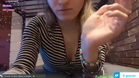 Snapshot of lil_gem chatting on 05/28/26, 02:09 lil gemmie online show from 05/28/26, 02:09
