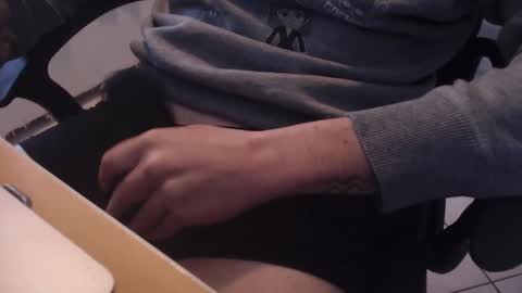 lil_j_ online show from 10/06/25, 01:08