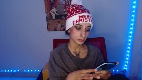 Snapshot of lil_lisaa chatting on 12/17/24, 08:45 Lisaa online show from 12/17/24, 08:45